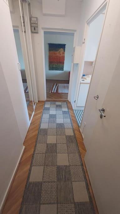 Anjala - Cozy Apartment Near City Centre 罗瓦涅米 外观 照片